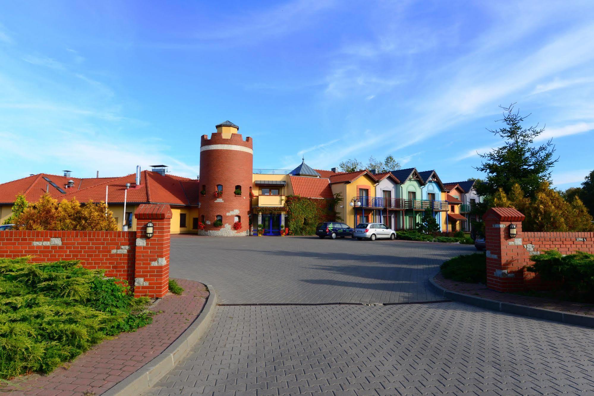 Hotel Daglezja Nad Jeziorem Kornickim Kórnik 外观 照片